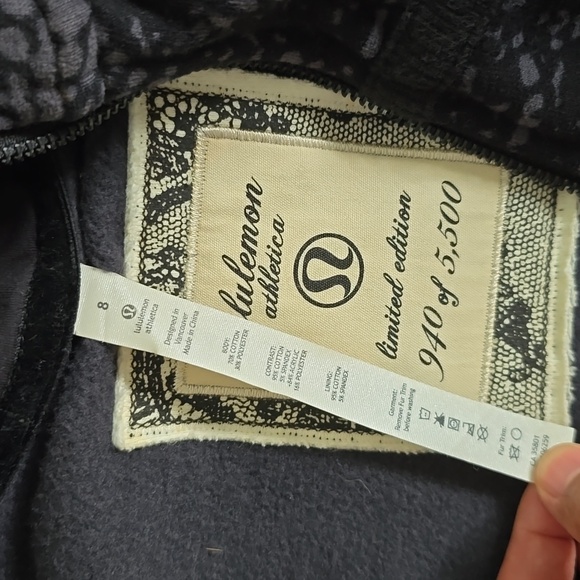 New with tag!!Lululemon  limited edition scuba hoodie sz8 940 of 5500 - Picture 3 of 7